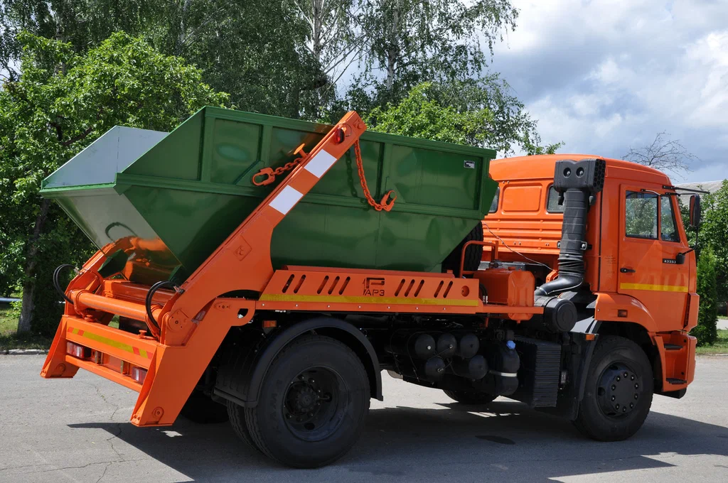 Заказ бункеровоза для вывоза мусора и отходов в Ишимбае в октябре