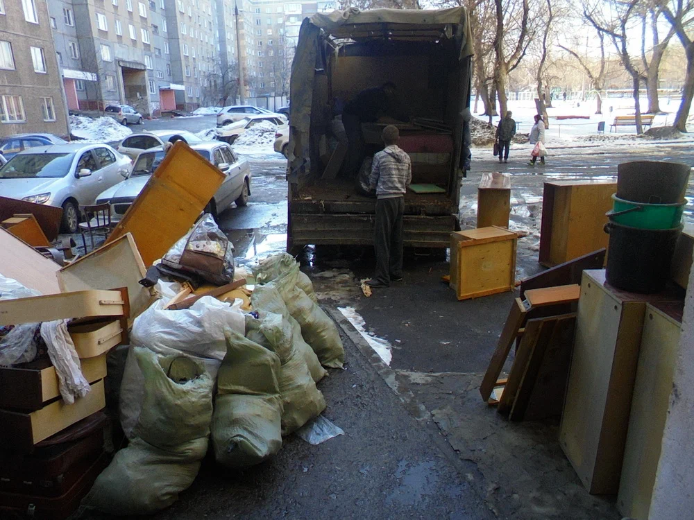 Вывоз мусора из подвала с утилизацией в Ишимбае в октябре